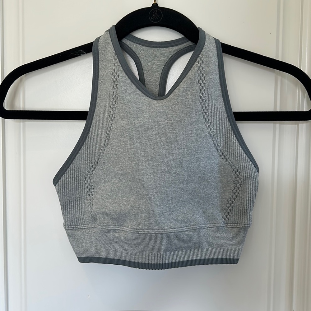 JOJO seamless razor back sports bra